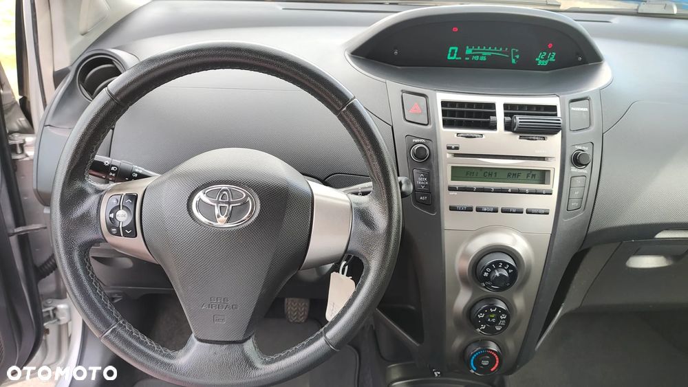 Toyota Yaris 1.0 VVT-i Cool - 25