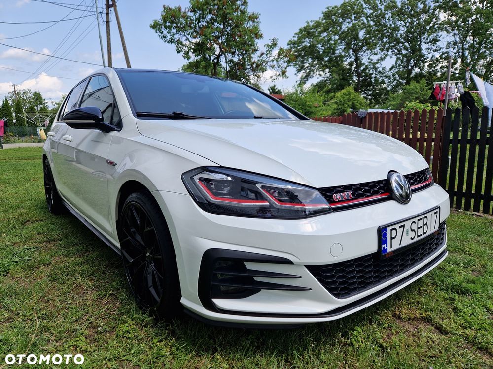 Volkswagen Golf - 2
