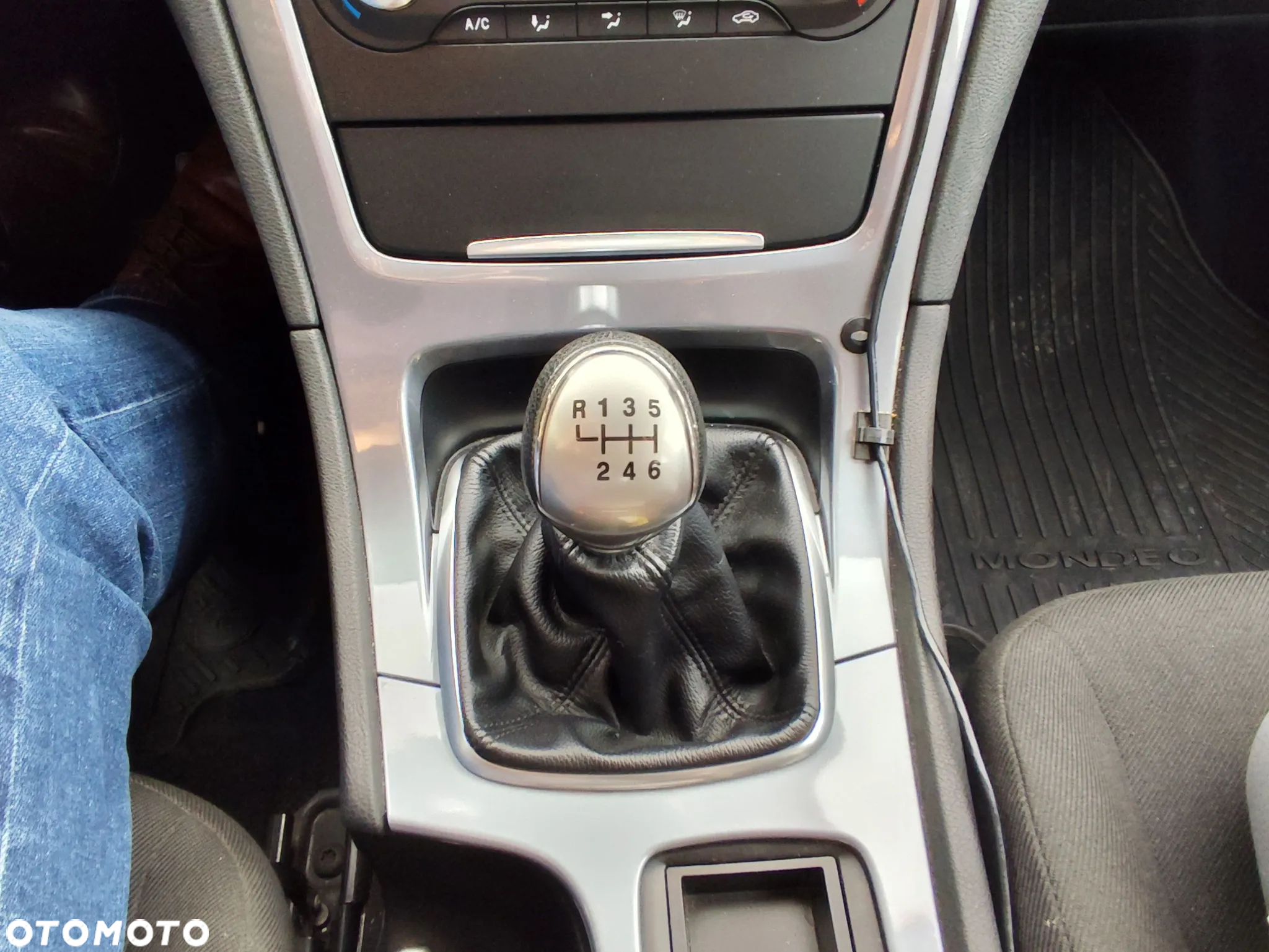 Ford Mondeo 1.6 TDCi Ambiente - 9