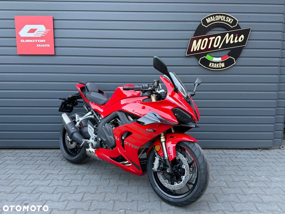 QJMOTOR SRK 800RR - 6