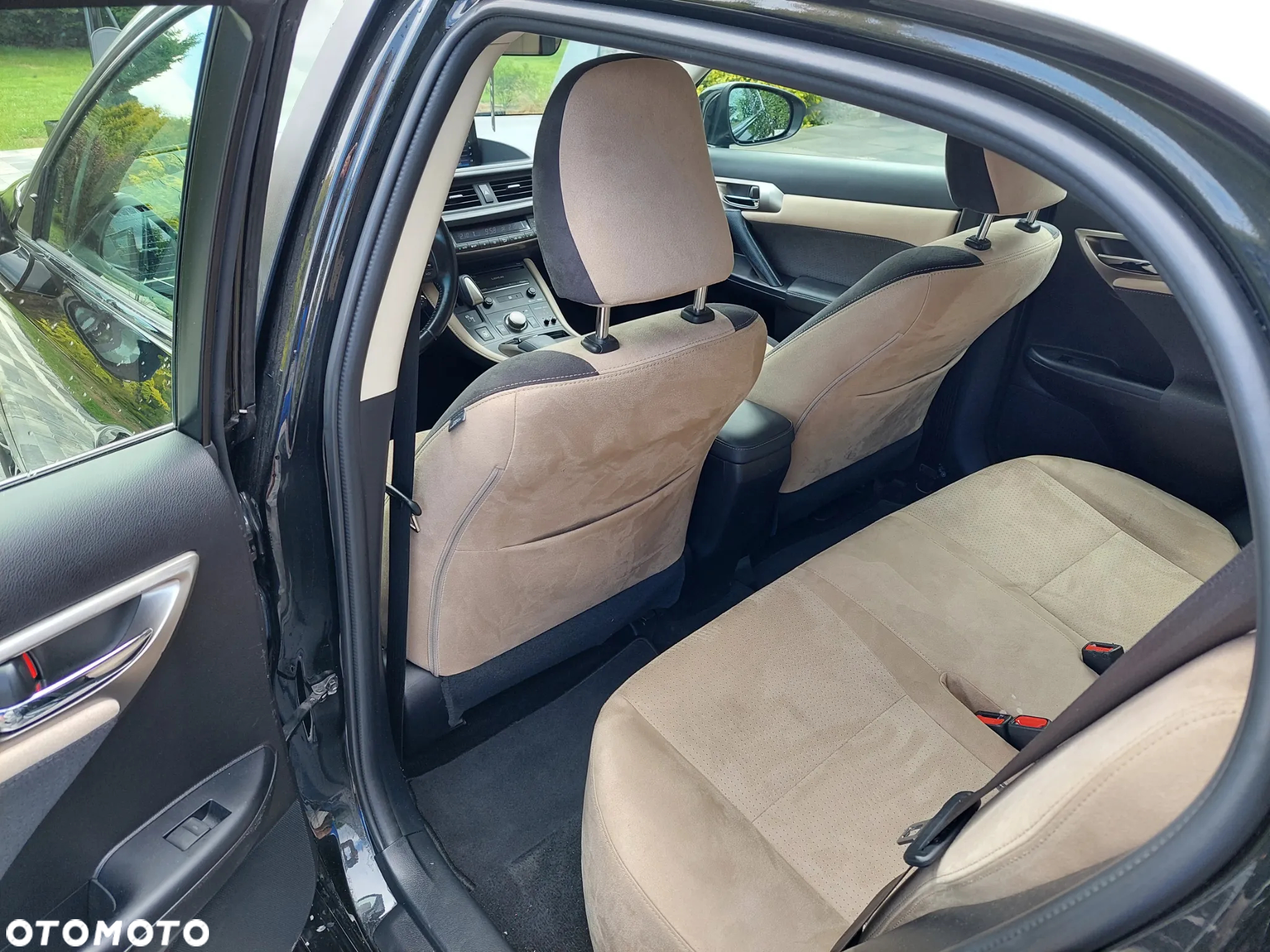 Lexus CT - 12