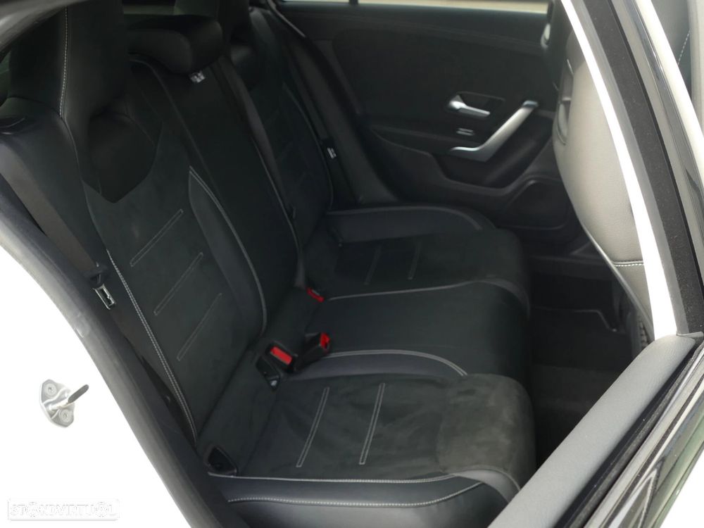 Mercedes-Benz A 250 e AMG Line - 29