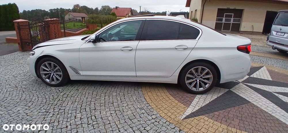 BMW Seria 5 530i Sport Line - 4