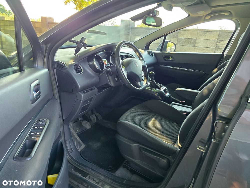 Peugeot 5008 1.6 HDi Style 7os - 16