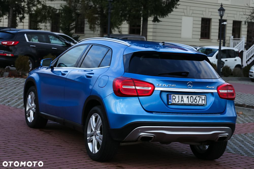 Mercedes-Benz GLA 250 4Matic 7G-DCT Edition 1 - 4