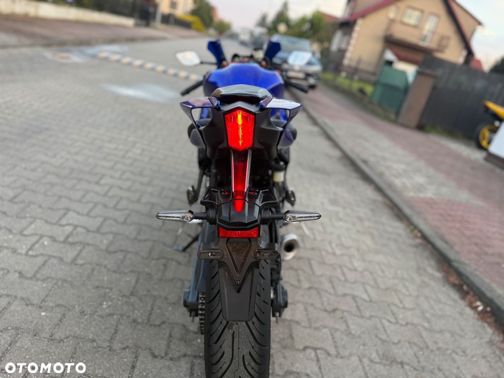 Yamaha R7 - 12