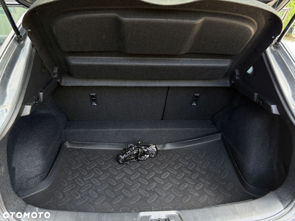 Nissan Qashqai 1.3 DIG-T N-Connecta - 32