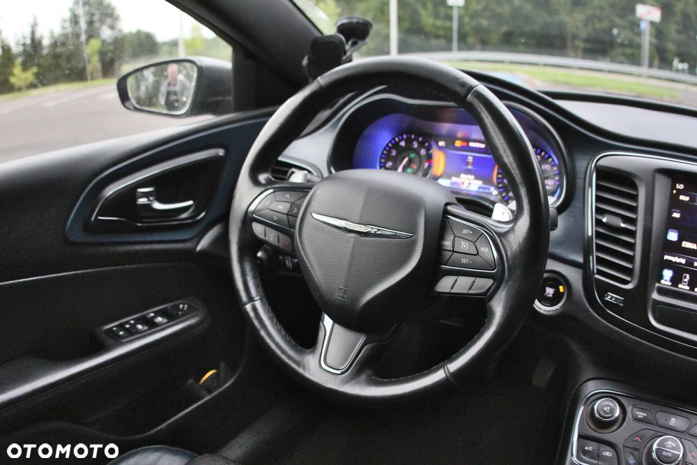Chrysler 200 - 14