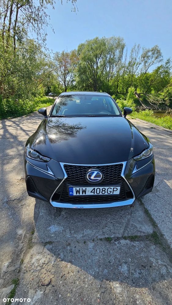 Lexus IS 300h Business Edition - 18