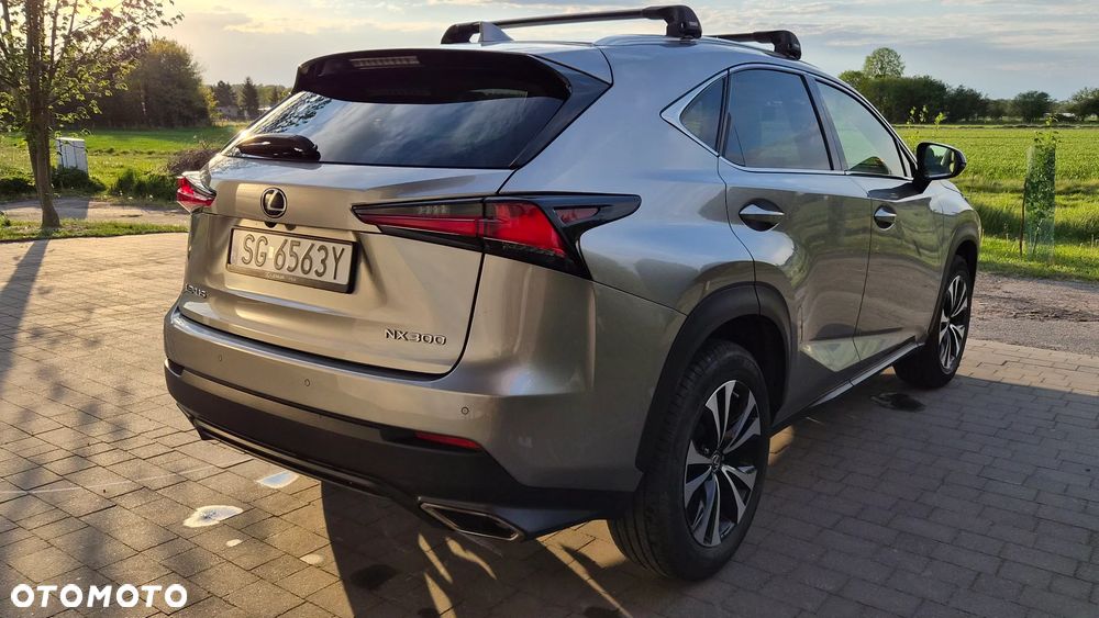 Lexus NX 300 F Impression AWD - 2