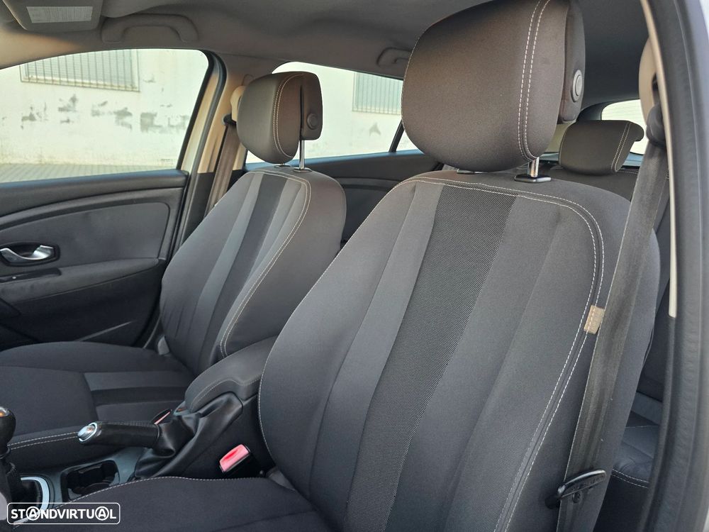Renault Mégane Sport Tourer 1.5 dCi Dynamique - 9