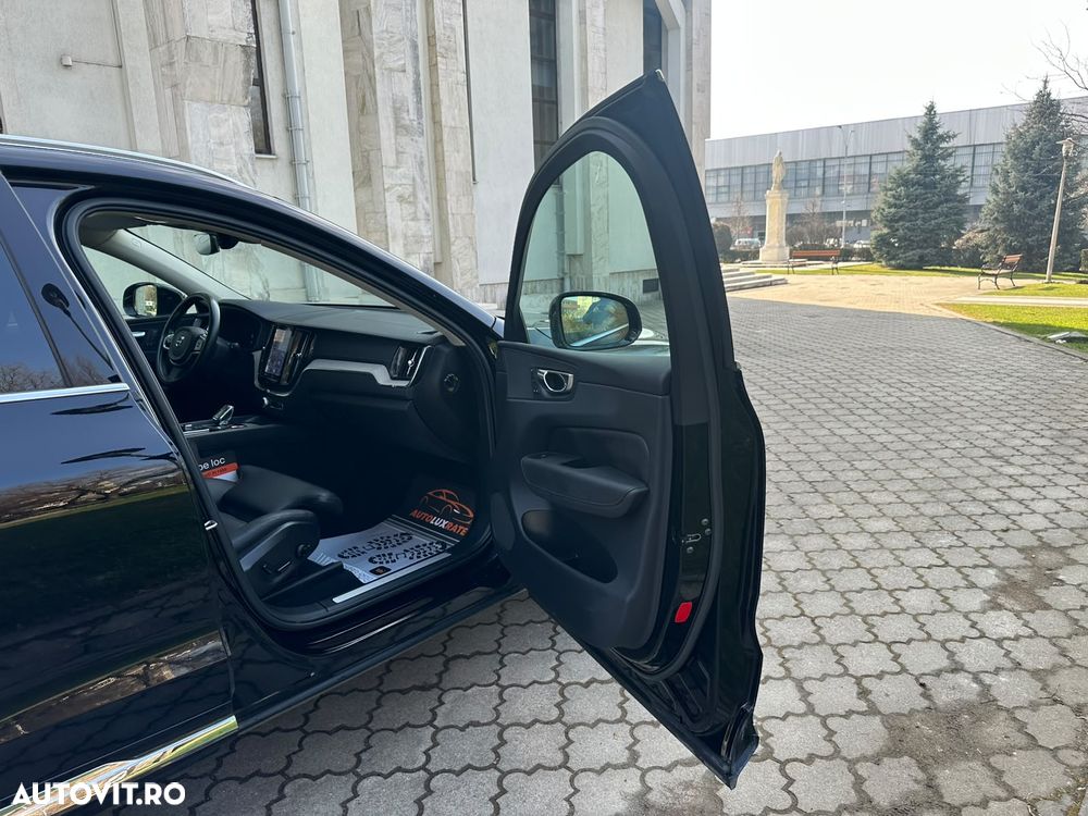 Volvo XC 60 B4 MHEV AT8 FWD Inscription - 17