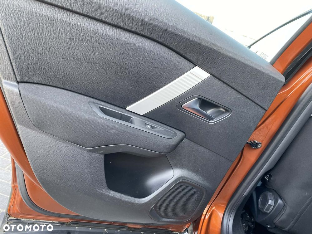 Citroën C4 PureTech 130 Stop&Start EAT8 SHINE - 24