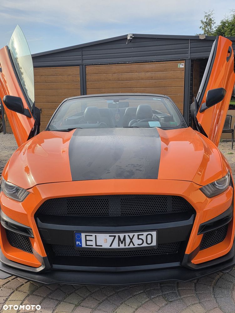 Ford Mustang - 1