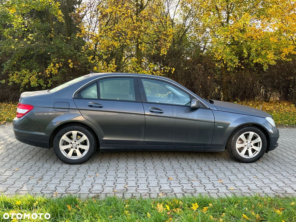 Mercedes-Benz Klasa C 180 T BlueEFFICIENCY 7G-TRONIC - 4