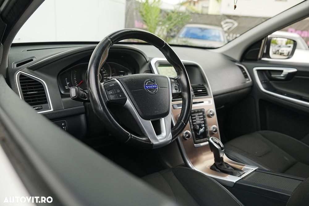 Volvo XC 60 D4 Geartronic Momentum - 22