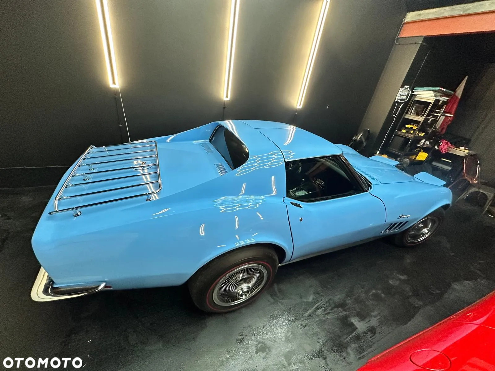 Chevrolet Corvette - 5