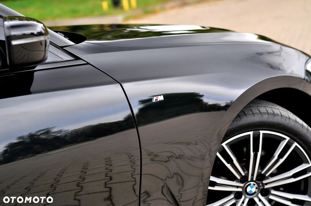 BMW Seria 3 318d M Sport Shadow - 14