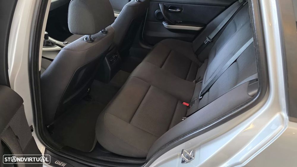 BMW 320 d EfficientDynamics Navigation - 48