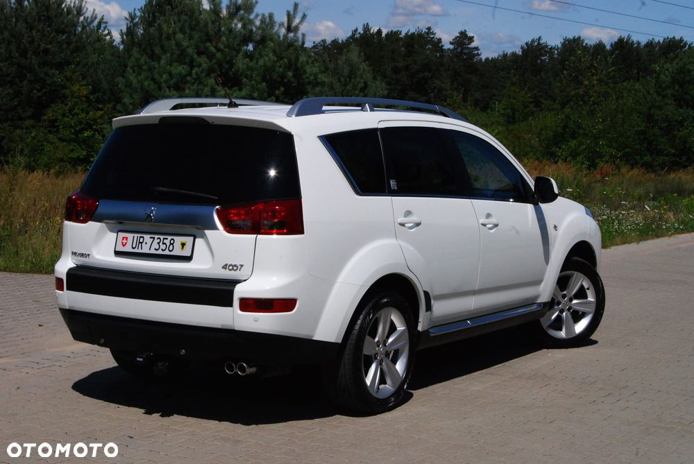 Peugeot 4007 - 8