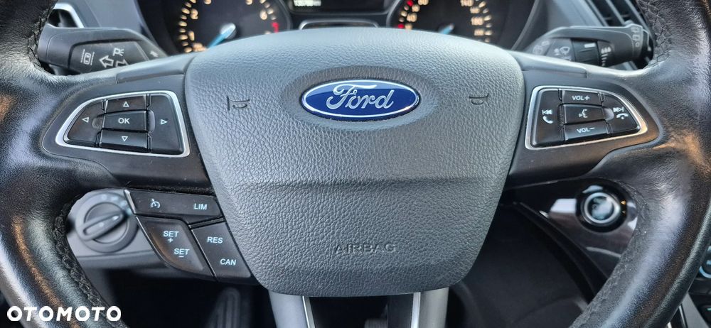 Ford Kuga 1.5 EcoBoost 2x4 Titanium - 27