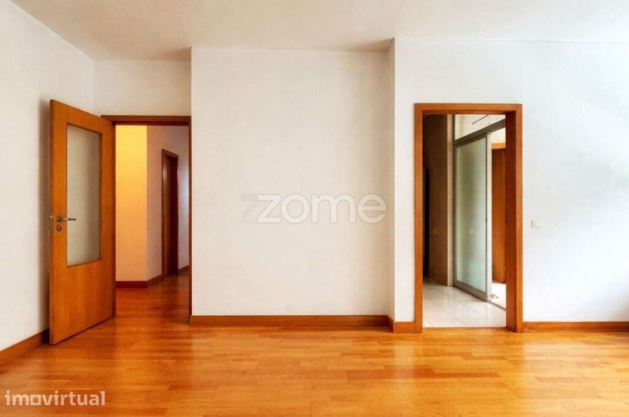 Apartamento T4 Hosp. São João - Grande imagem: 2/24