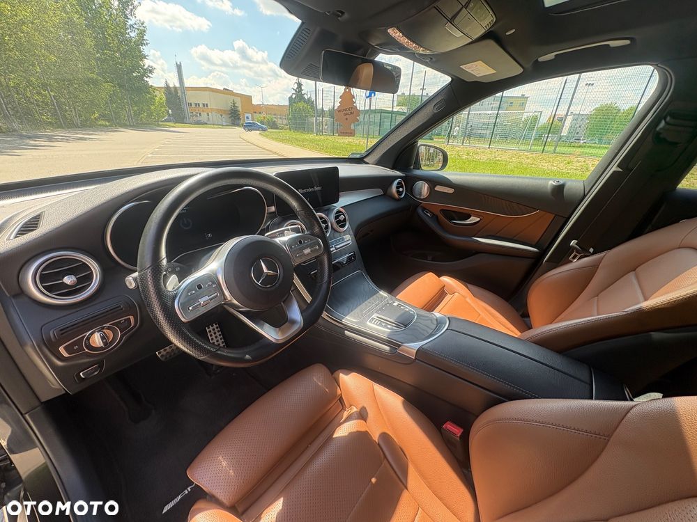 Mercedes-Benz GLC 300 e 4Matic 9G-TRONIC AMG Line - 11