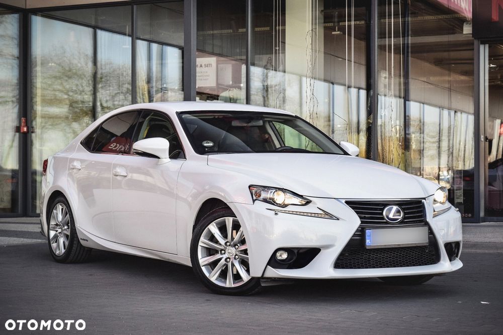 Lexus IS 300h F Impression EU6 - 3