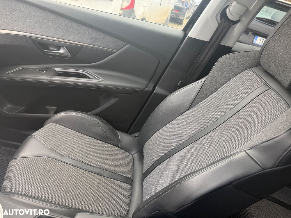 Peugeot 3008 1.5 BlueHDI 130 EAT8 Allure Pack - 11