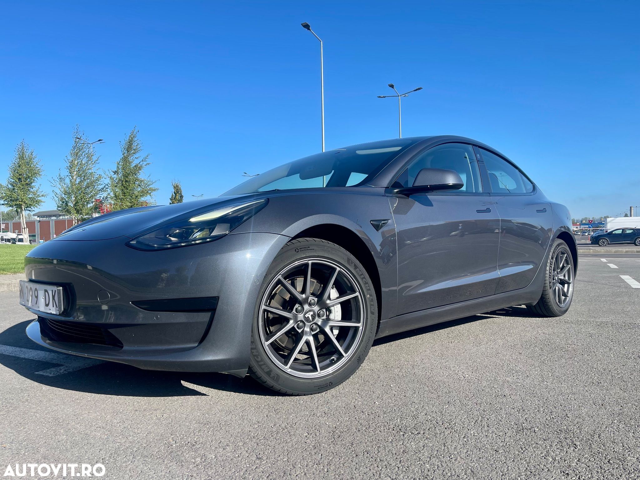 Tesla Model 3 Standard Reichweite Plus Hinterradantrieb - 1
