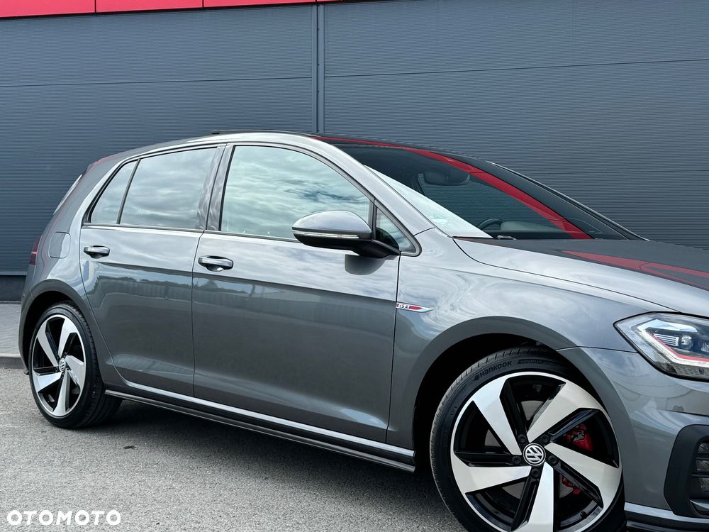 Volkswagen Golf - 16