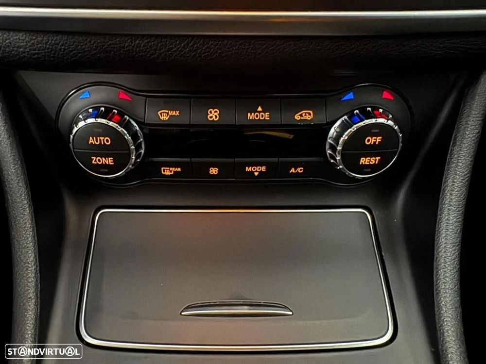Mercedes-Benz GLA 180 - 39