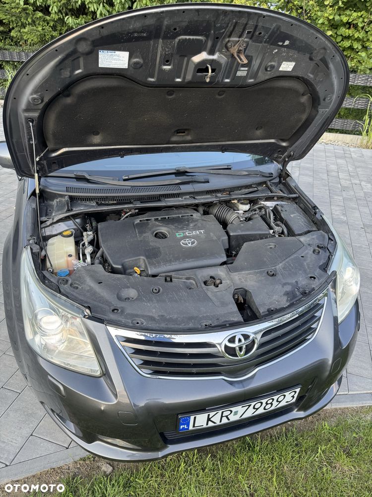Toyota Avensis - 8