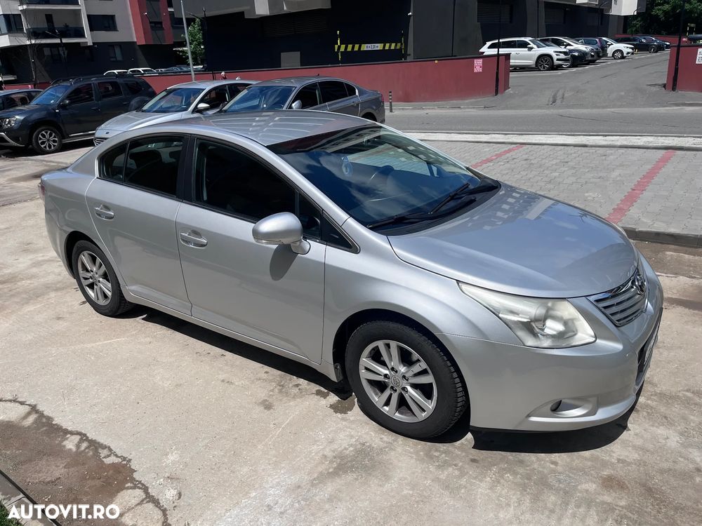 Toyota Avensis - 2