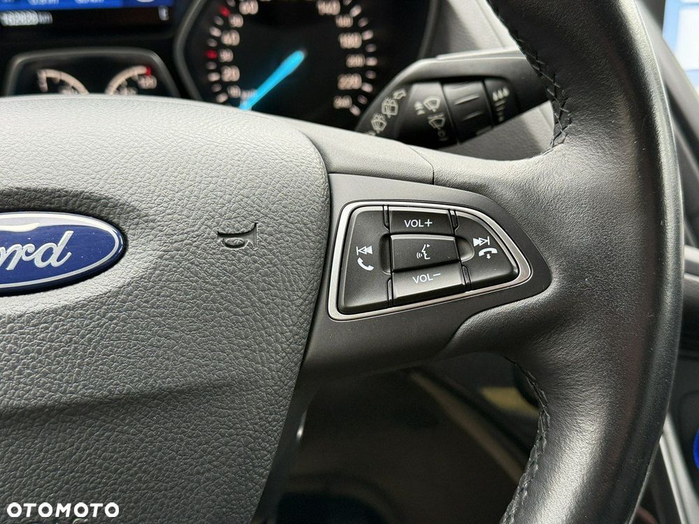 Ford Kuga 2.0 TDCi 2x4 Titanium - 12