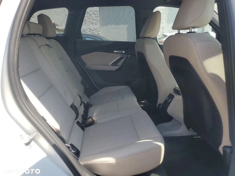 BMW X1 xDrive23i xLine - 10