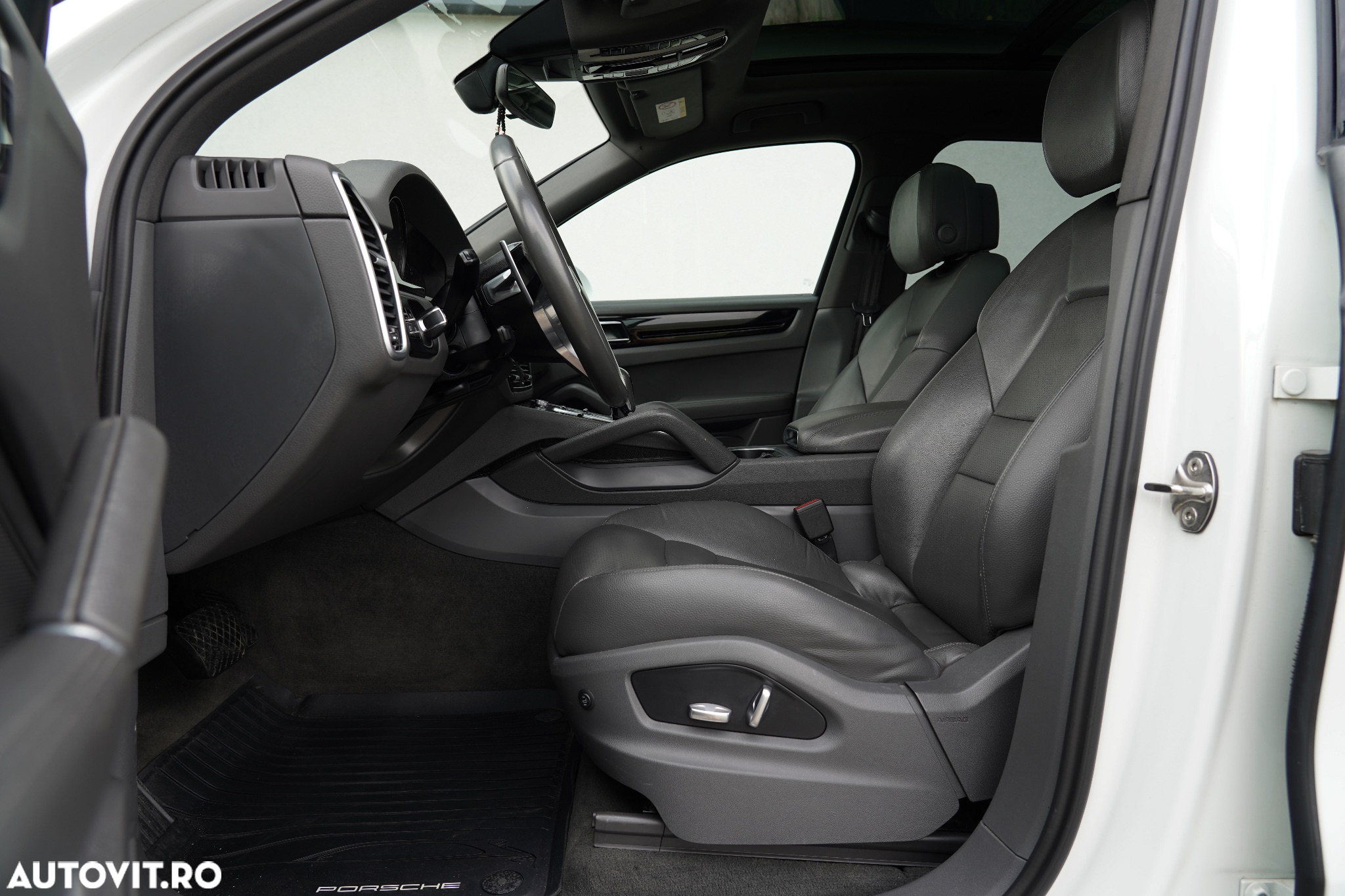 Porsche Cayenne Coupe Standard - 18