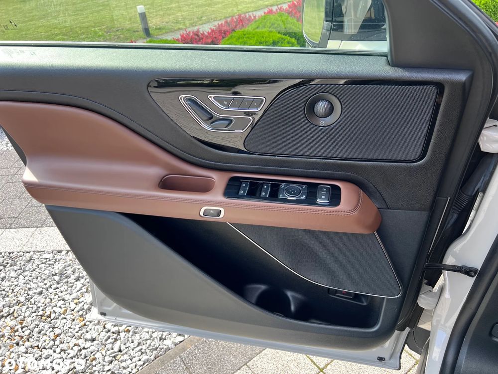 Lincoln Aviator - 21