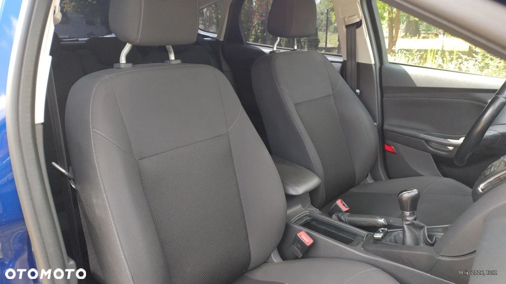 Ford Focus 1.6 SYNC Edition - 16