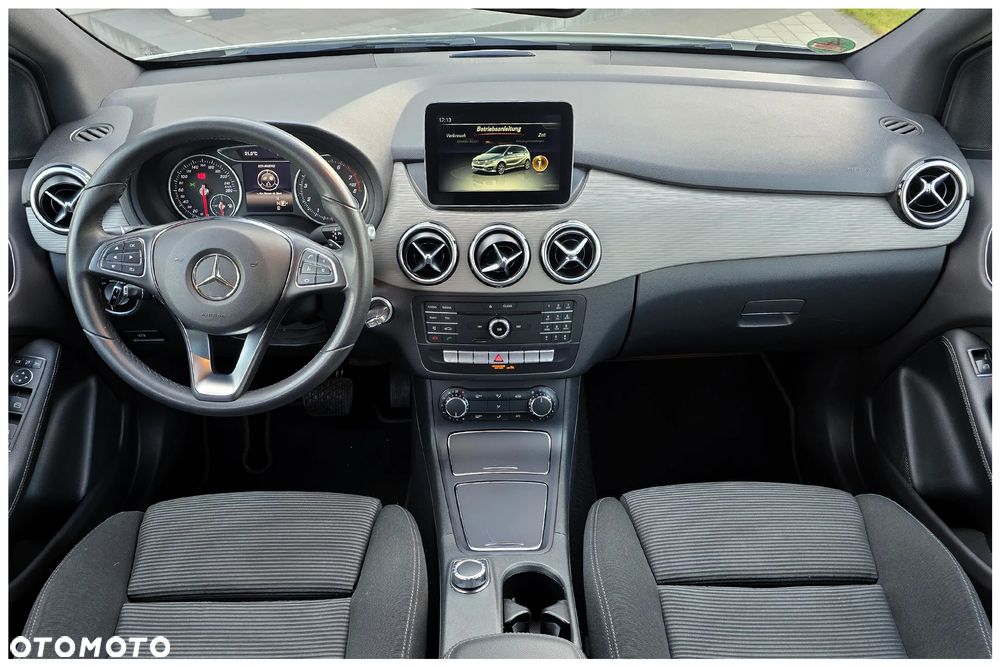 Mercedes-Benz Klasa B 180 7G-DCT UrbanStyle Edition - 12