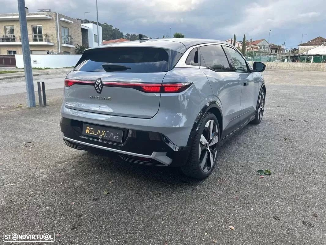 Renault Mégane E-Tech - 11