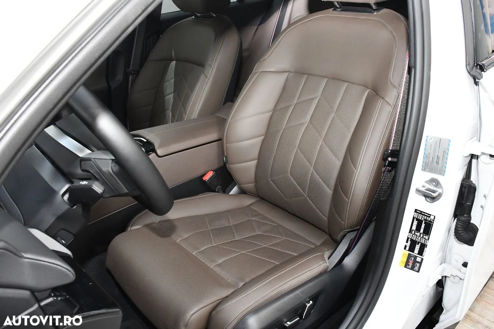 BMW Seria 5 550e xDrive AT PHEV - 14