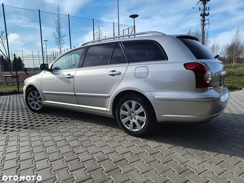 Toyota Avensis 1.8 VVT-i Sol - 5