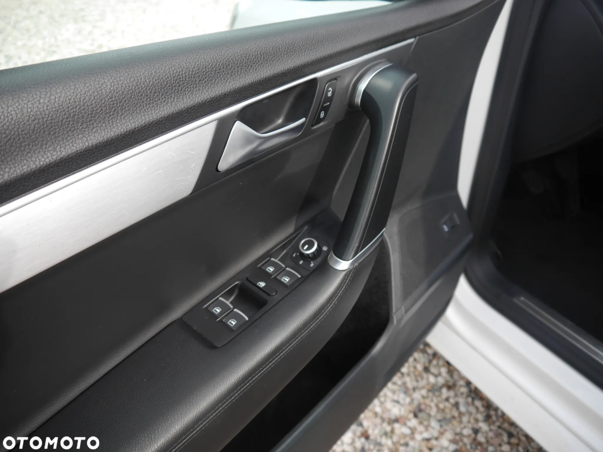 Volkswagen Passat Variant 2.0 TDI BlueMotion Technology Highline - 21
