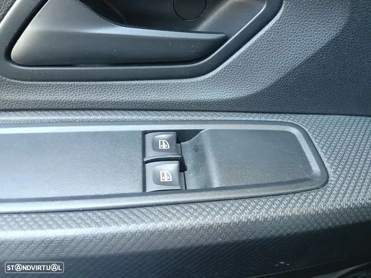 Dacia Sandero 1.0 SCe Essential - 38