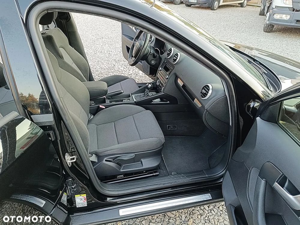 Audi A3 Sportback 1.6 TDI DPF Attraction S tronic - 13