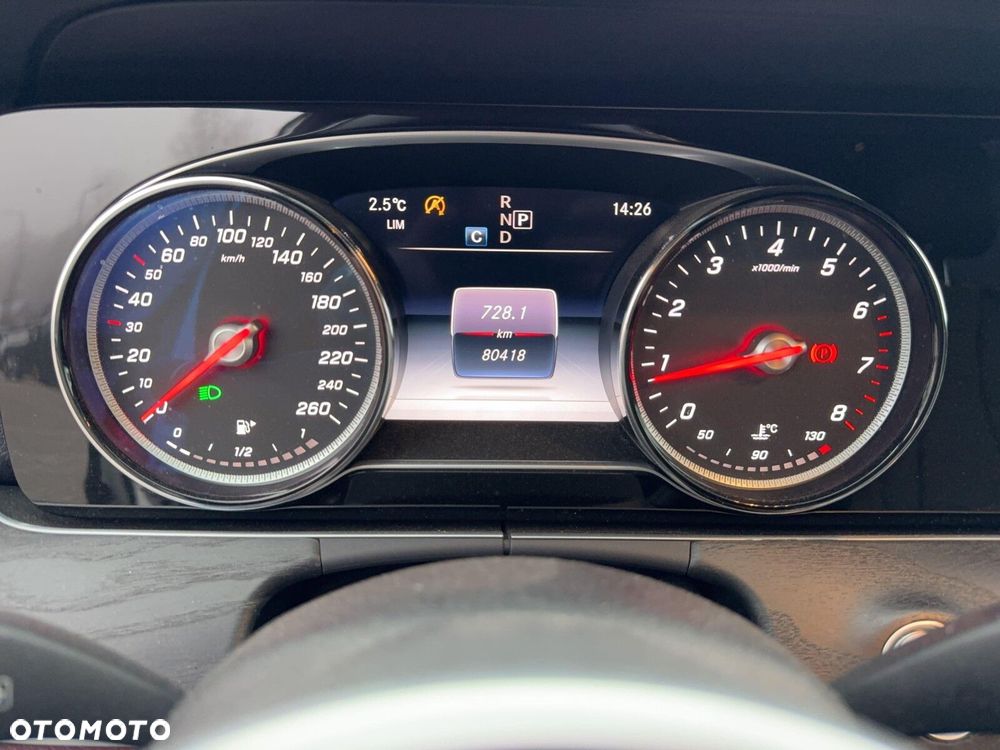 Mercedes-Benz Klasa E 200 4-Matic 9G-TRONIC - 13