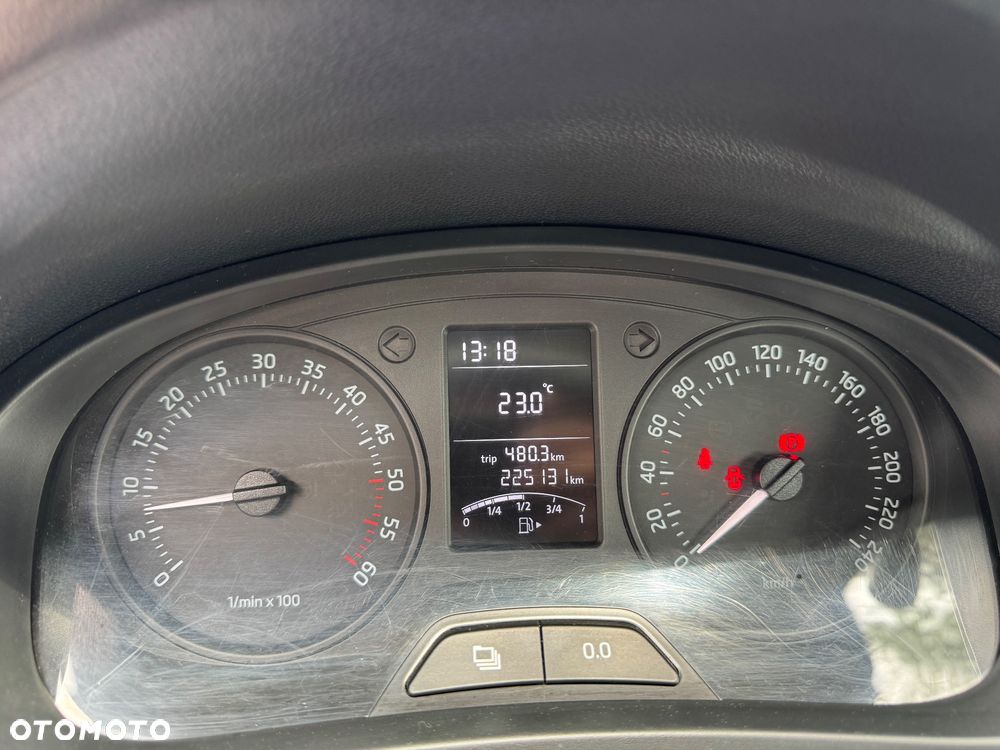 Skoda RAPID 1.6 TDI DPF Edition - 12