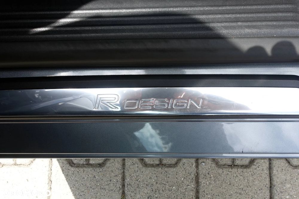 Volvo V40 T3 Drive-E R-Design Kinetic - 32