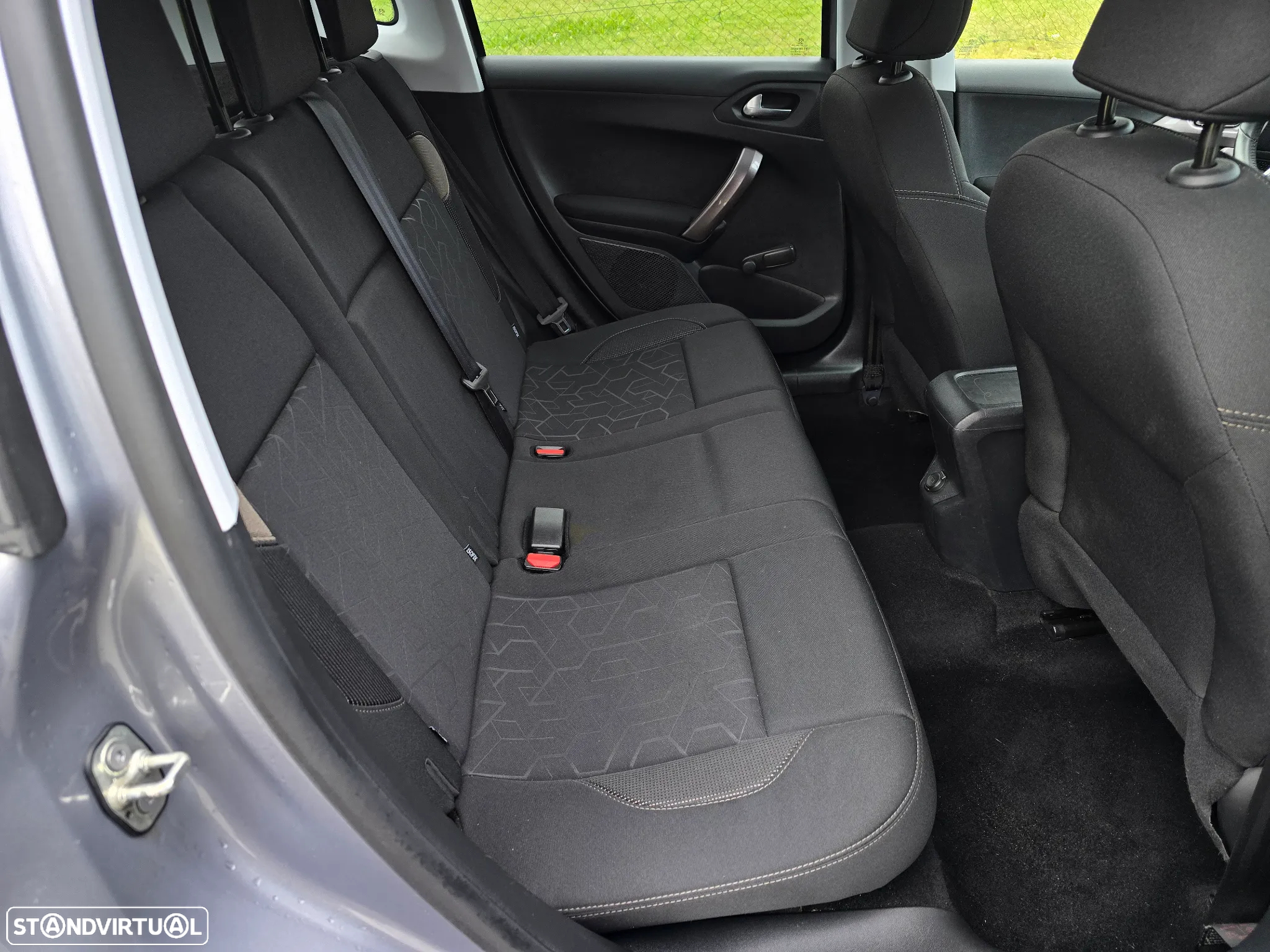 Peugeot 2008 1.2 PureTech Style - 24